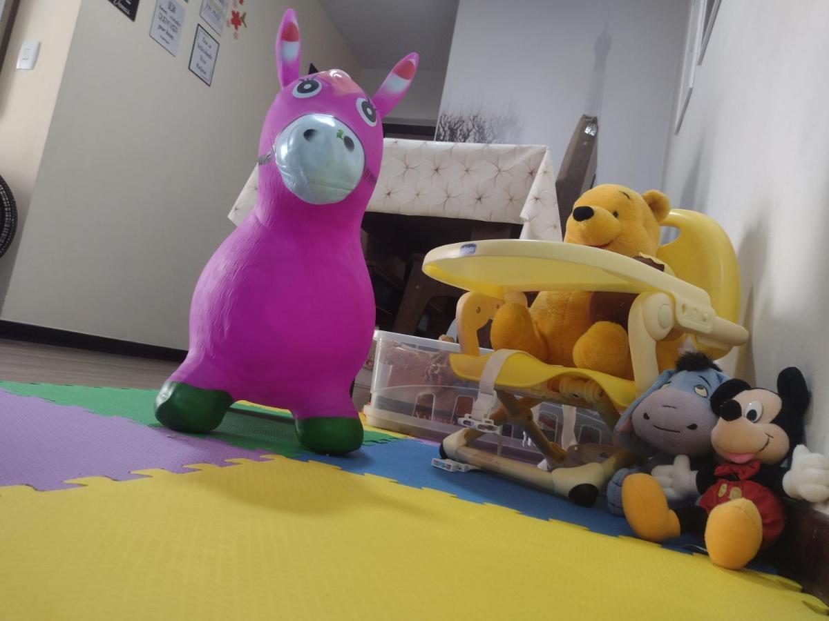Family Space Curitiba/Vaga De Garagem Gratis Экстерьер фото