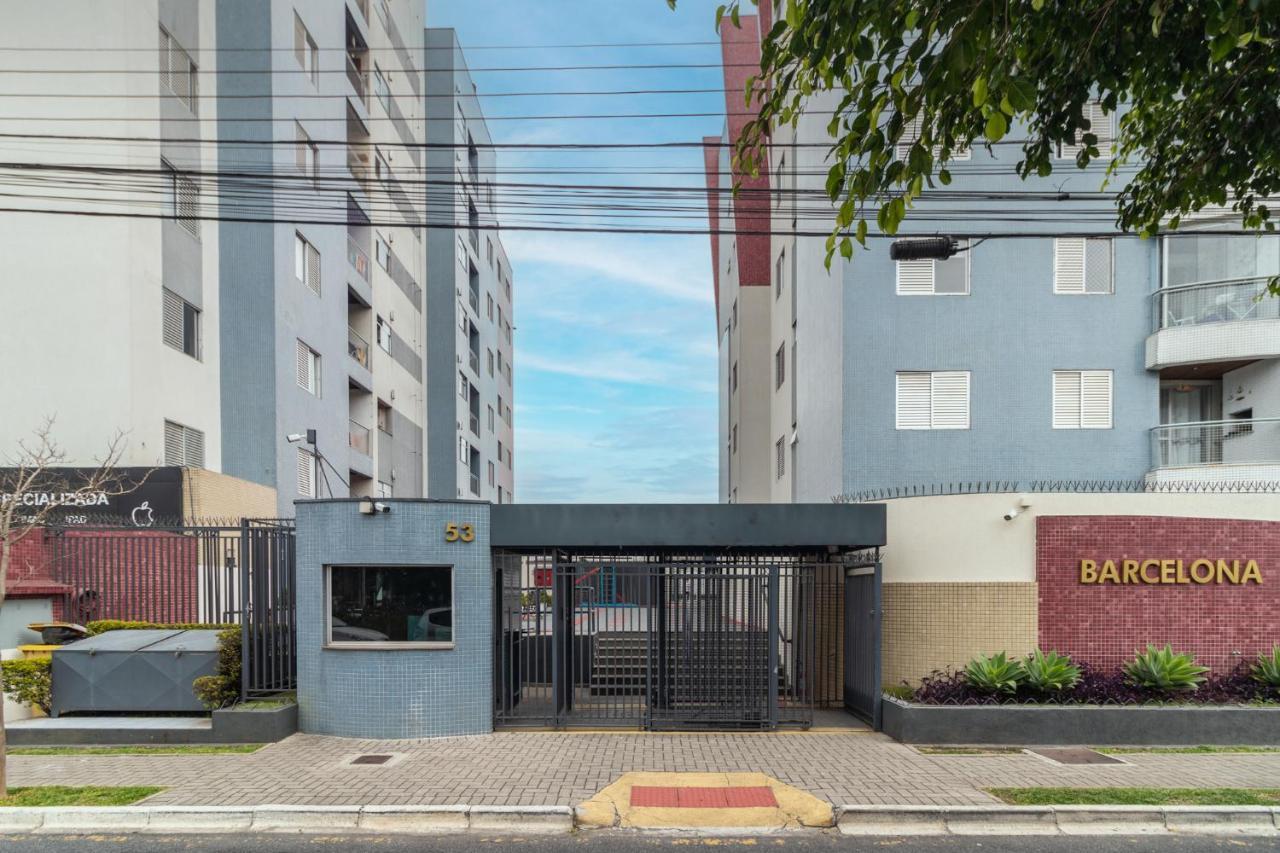 Family Space Curitiba/Vaga De Garagem Gratis Экстерьер фото