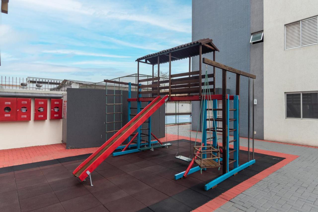 Family Space Curitiba/Vaga De Garagem Gratis Экстерьер фото
